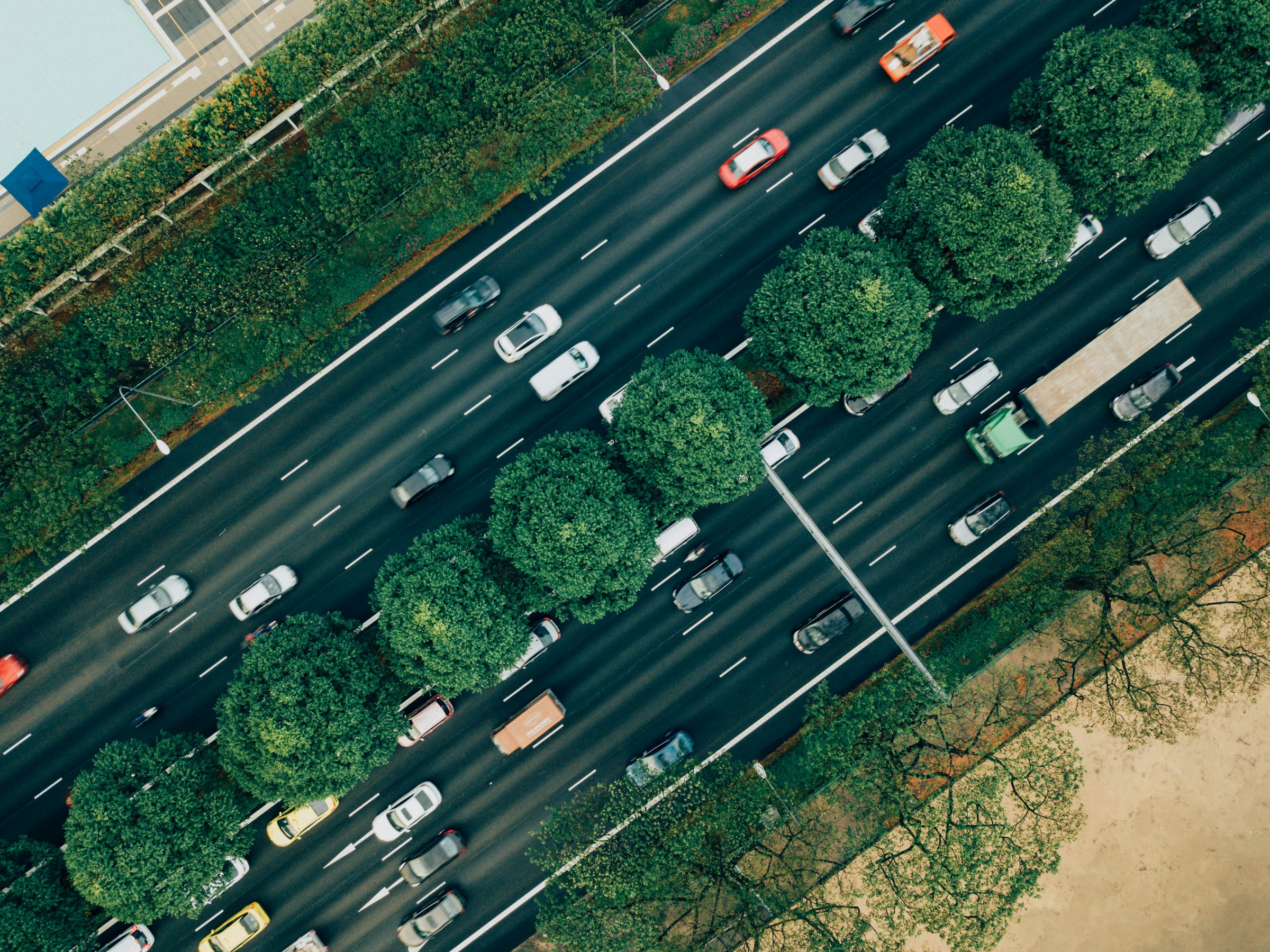 Rodovia com carros